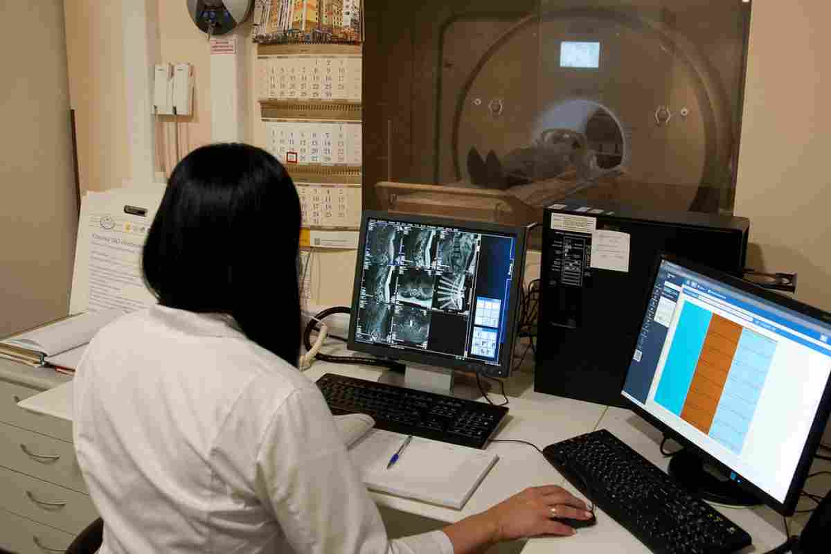 Магнітно-резонансна томографія хребта – коли проводиться?